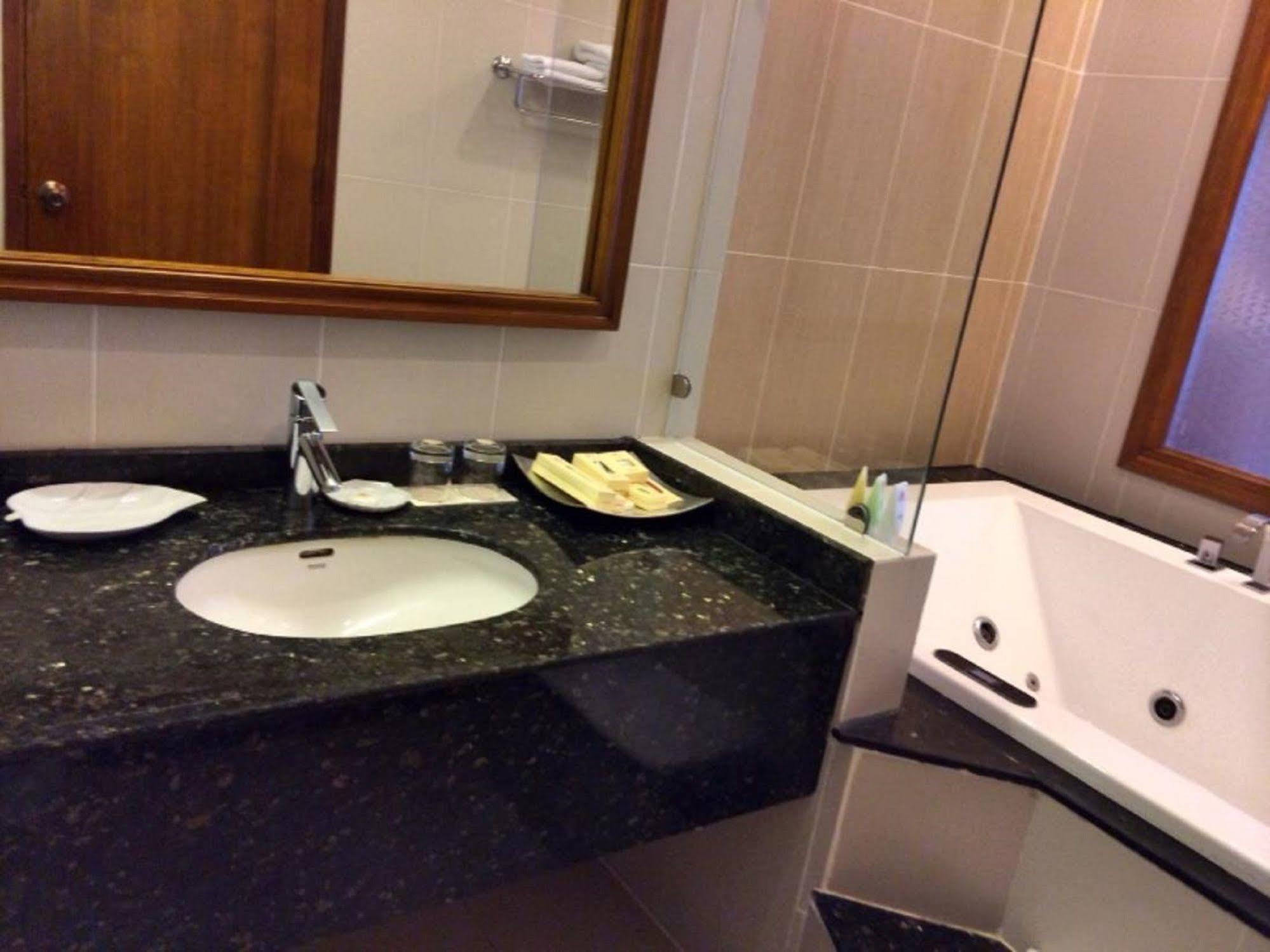וונג טאו Petro Hotel מראה חיצוני תמונה